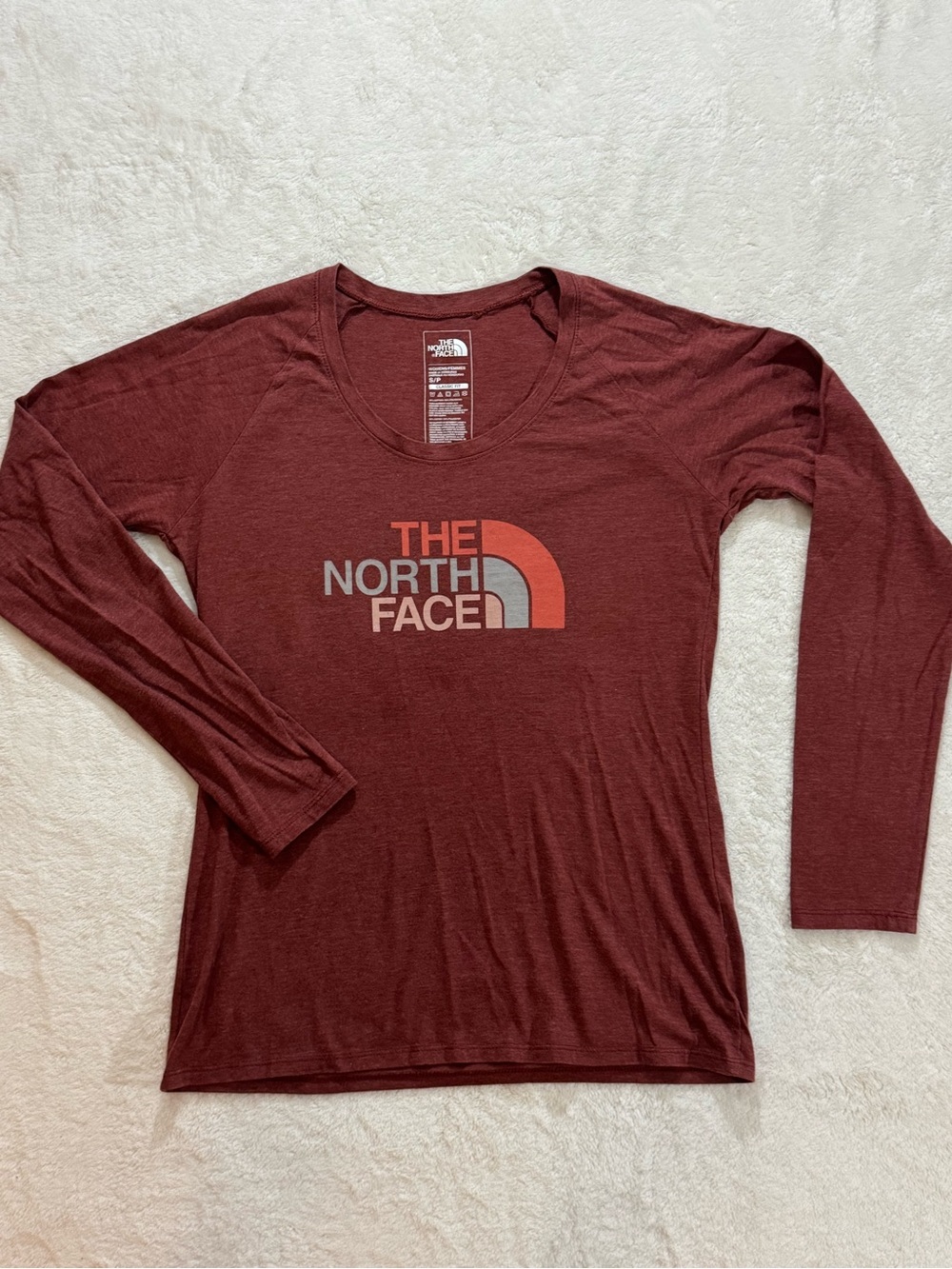The North Face Women's Classic Fit Long Sleeve Tee S